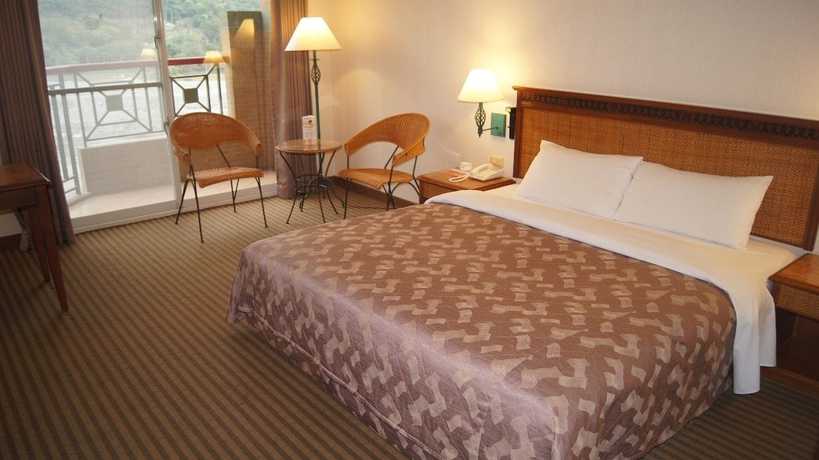 Imagen de la habitación del Hotel Hoya Hot Springs. Foto 12