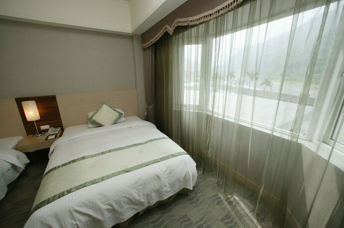 Imagen de la habitación del Hotel Hoya Hot Springs Resort And Spa. Foto 12