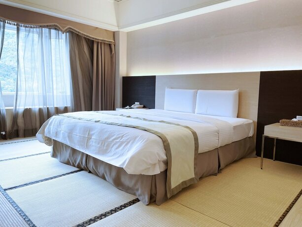 Imagen de la habitación del Hotel Hoya Hot Springs Resort And Spa. Foto 13