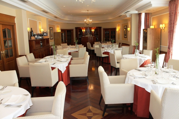 Imagen del bar/restaurante del Hotel Hoyuela. Foto 5