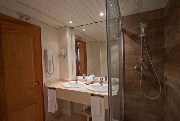 Imagen de la habitación del Hotel Hoyuela. Foto 9