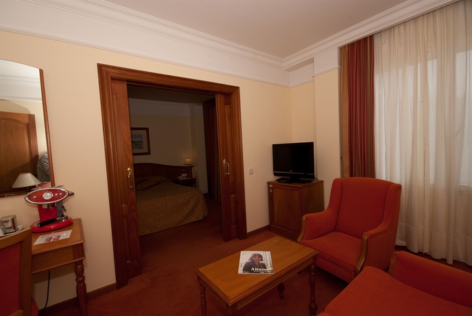 Imagen de los interiores del Hotel Hoyuela. Foto 14