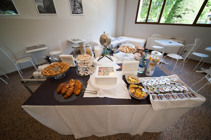 Imagen del bar/restaurante del Hotel Hp Fly Bologna. Foto 5