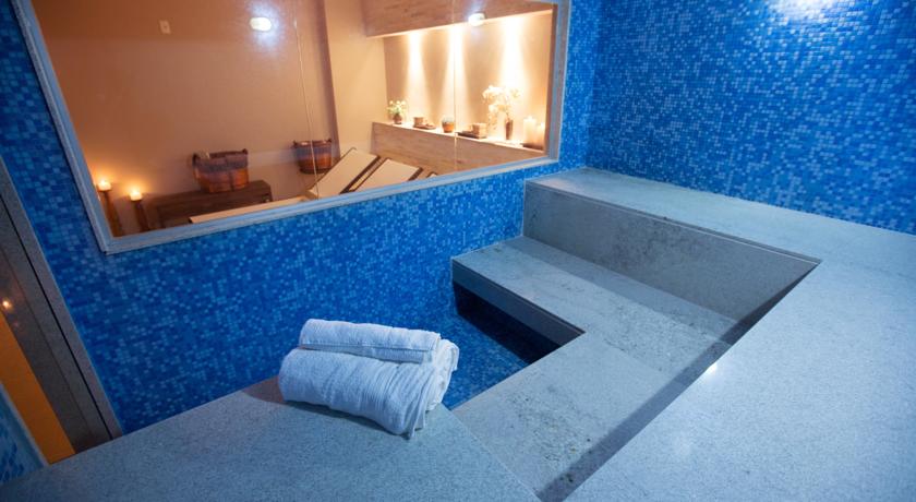 Imagen de los interiores del Hotel Hplus Vision Executive. Foto 5