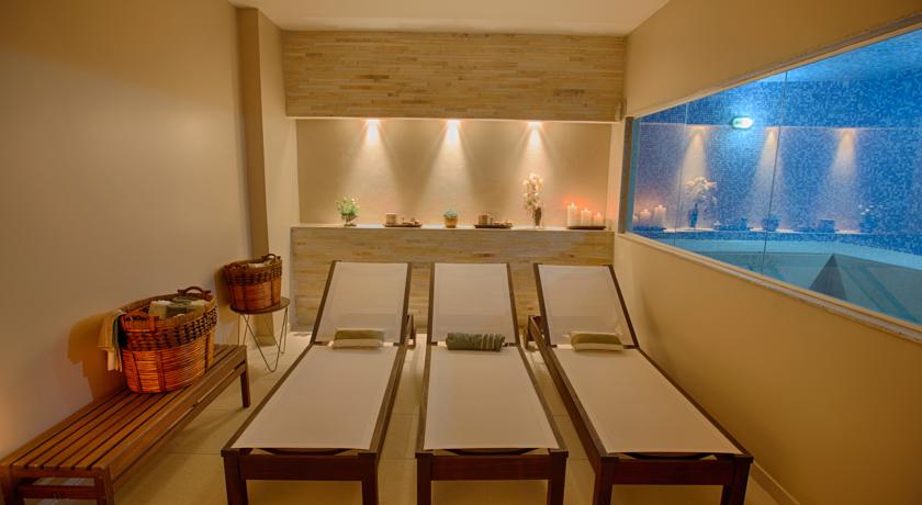 Imagen de los interiores del Hotel Hplus Vision Executive. Foto 8