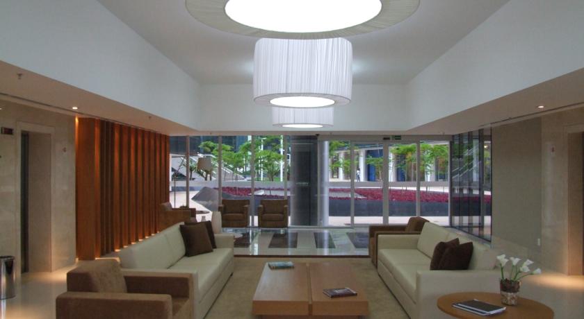 Imagen de los interiores del Hotel Hplus Vision Executive. Foto 9