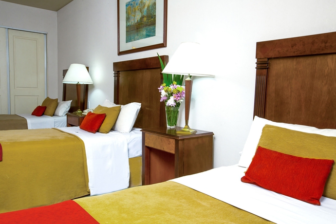 Imagen de la habitación del Hotel Hr Esmeralda Luxor. Foto 7