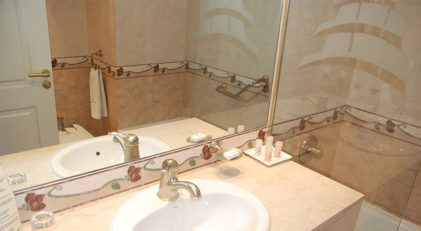 Imagen de la habitación del Hotel Hr Esmeralda Luxor. Foto 10