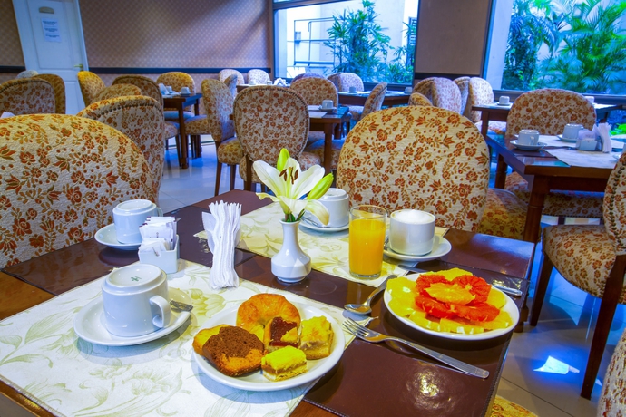 Imagen del bar/restaurante del Hotel Hr Esmeralda Luxor. Foto 3