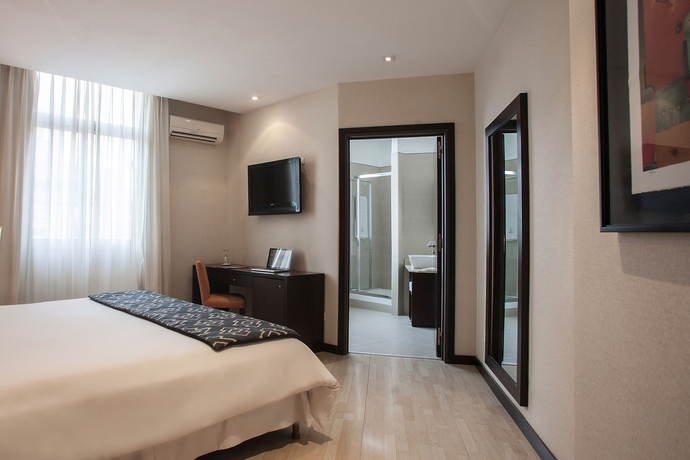 Imagen de la habitación del Hotel Hr Luxor Buenos Aires. Foto 10