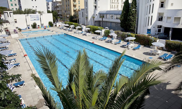 Imagen de la piscina del Hotel Hr Senigallia. Foto 14