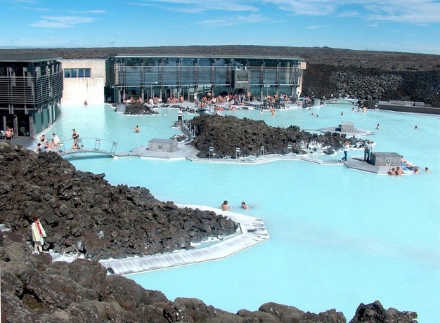 Imagen de la piscina del Hotel Hraun. Foto 14