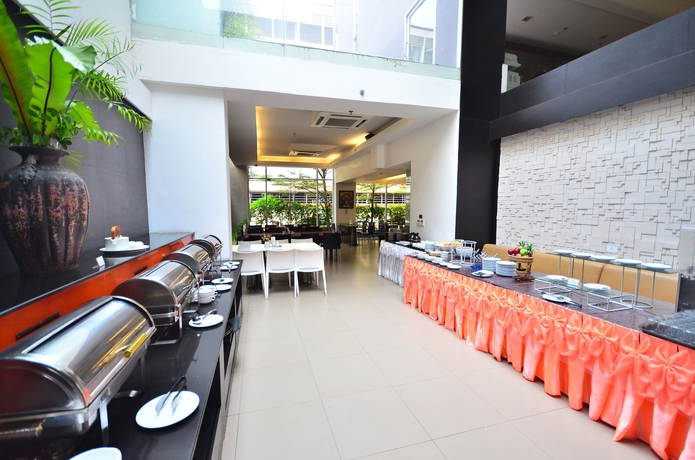Imagen del bar/restaurante del Hotel H-residence. Foto 6