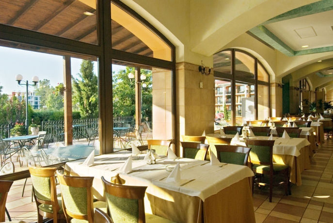 Imagen del bar/restaurante del Hotel Hrizantema- All Inclusive. Foto 3