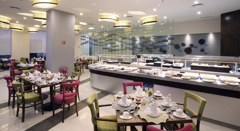 Imagen del bar/restaurante del Hotel Hs Hotsson Querétaro. Foto 2