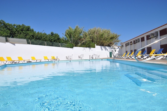 Imagen de la piscina del Hotel Hs Milfontes Beach. Foto 19