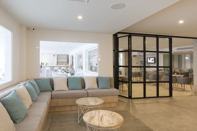 Imagen de los interiores del Hotel Hsm Linda Playa. Foto 14