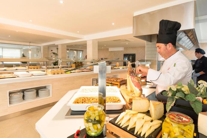 Imagen del bar/restaurante del Hotel Hsm Regana. Foto 5