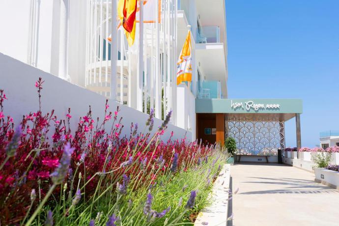 Imagen de los exteriores del Hotel Hsm Regana. Foto 11