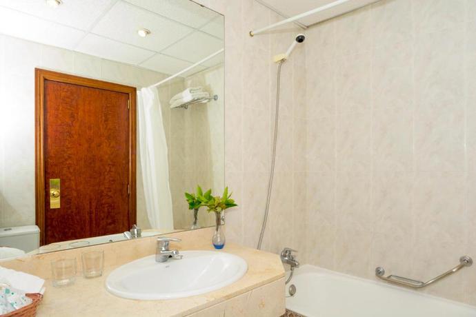 Imagen general del Hotel Hsm Reina Del Mar. Foto 7