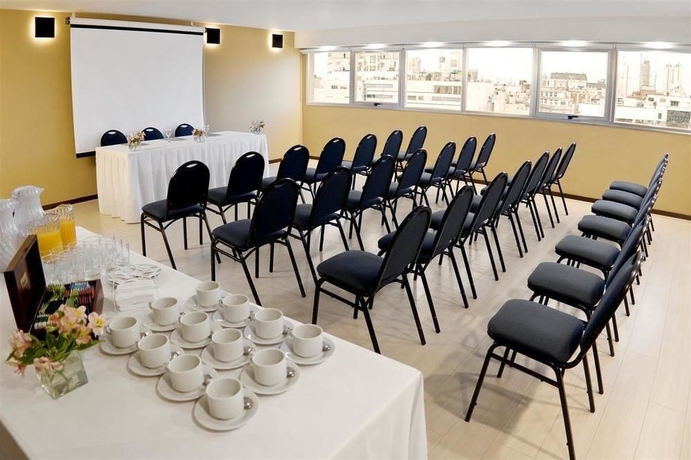 Imagen de los interiores del Hotel Htl City Baires. Foto 8