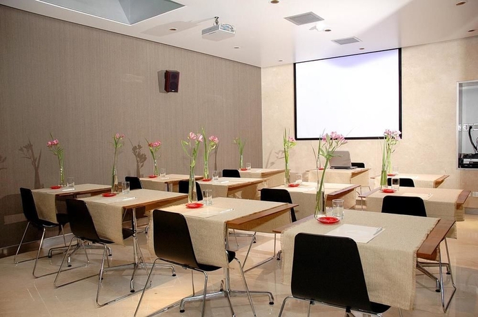 Imagen de los interiores del Hotel Htl Urbano. Foto 15