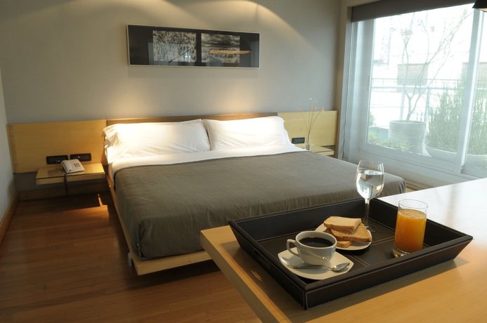 Imagen de la habitación del Hotel Htl Urbano. Foto 9