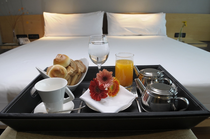 Imagen de la habitación del Hotel Htl Urbano. Foto 11