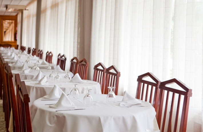 Imagen del bar/restaurante del Hotel Htop Molinos Park. Foto 4