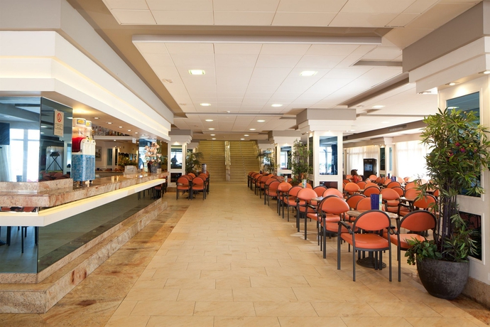 Imagen del bar/restaurante del Hotel Htop Molinos Park. Foto 5