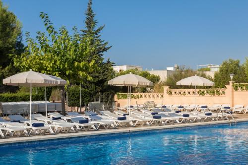 Imagen de la piscina del Hotel Htop Molinos Park. Foto 13