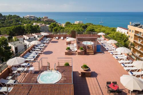 Imagen de los exteriores del Hotel Htop Molinos Park. Foto 9
