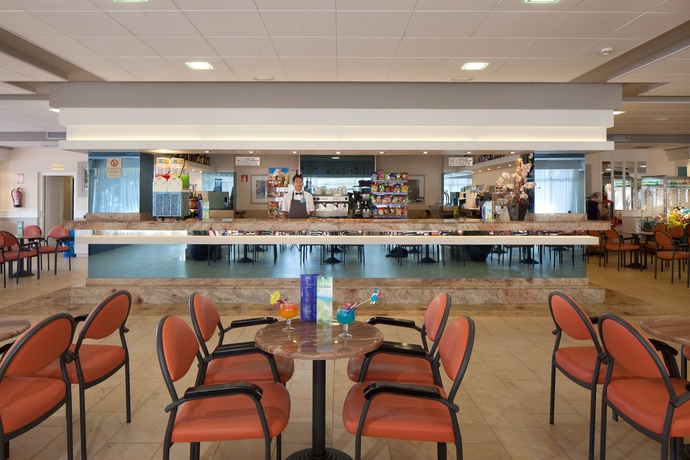 Imagen del bar/restaurante del Hotel Htop Molinos Park. Foto 6