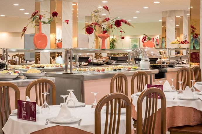 Imagen del bar/restaurante del Hotel Htop Royal Sun. Foto 5