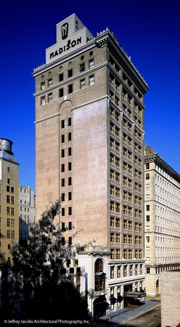 Imagen de los exteriores del Hotel Hu.. Foto 9