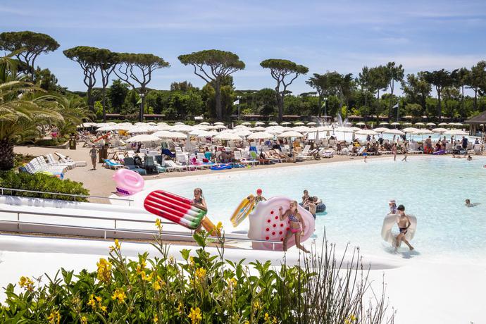 Imagen general del Hotel Hu Park Albatros Village. Foto 3