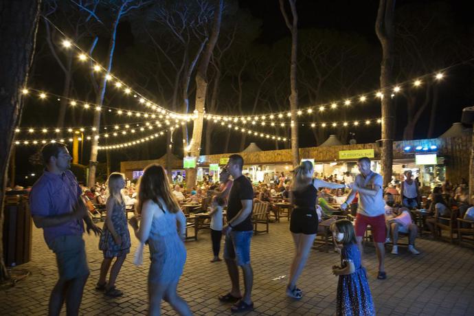 Imagen general del Hotel Hu Park Albatros Village. Foto 7