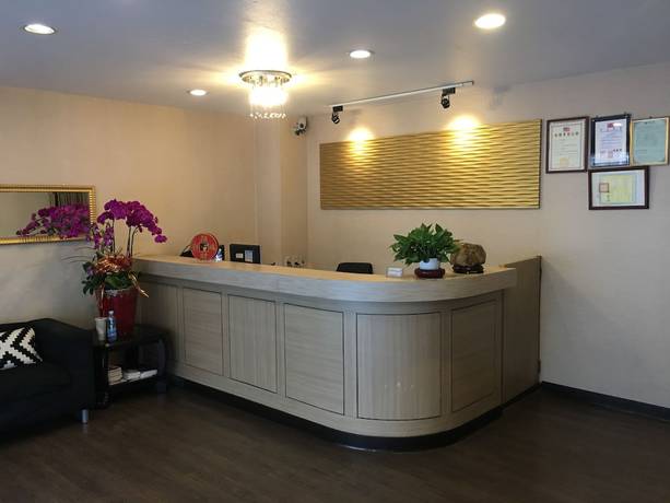 Imagen de los interiores del Hotel Hua Chun Lin. Foto 19
