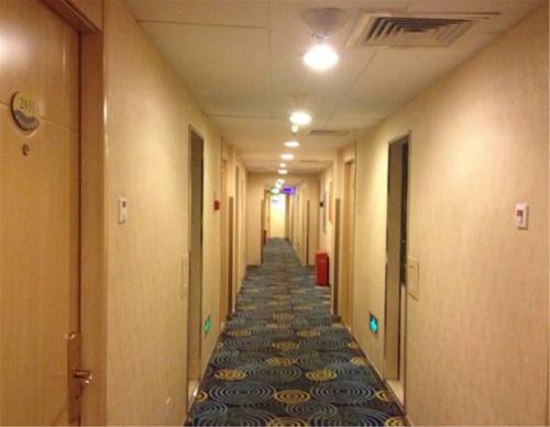 Imagen de los interiores del Hotel Hua Fu International. Foto 6
