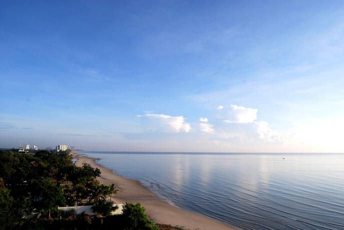 Imagen de los exteriores del Hotel Hua Hin Grand and Plaza. Foto 10