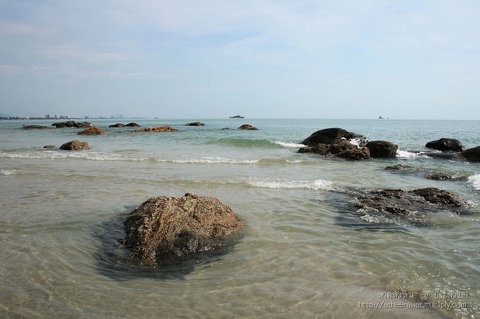 Imagen de los exteriores del Hotel Hua Hin Grand and Plaza. Foto 11