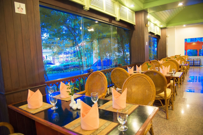 Imagen del bar/restaurante del Hotel Hua Hin Grand and Plaza. Foto 3
