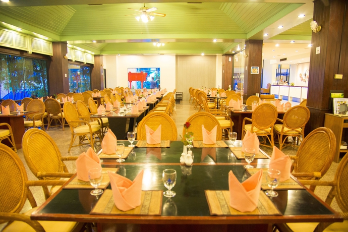Imagen del bar/restaurante del Hotel Hua Hin Grand and Plaza. Foto 4