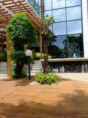 Imagen de los exteriores del Hotel Hua Hin Grand and Plaza. Foto 13