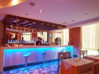 Imagen del bar/restaurante del Hotel Hua Shi. Foto 4