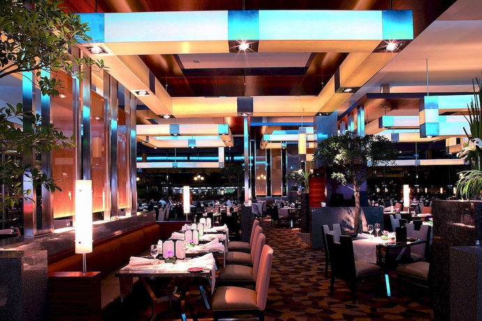 Imagen del bar/restaurante del Hotel Hua Ting and Towers. Foto 3