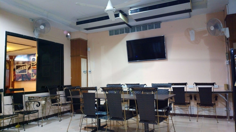 Imagen de los interiores del Hotel Huahin Euro City. Foto 19