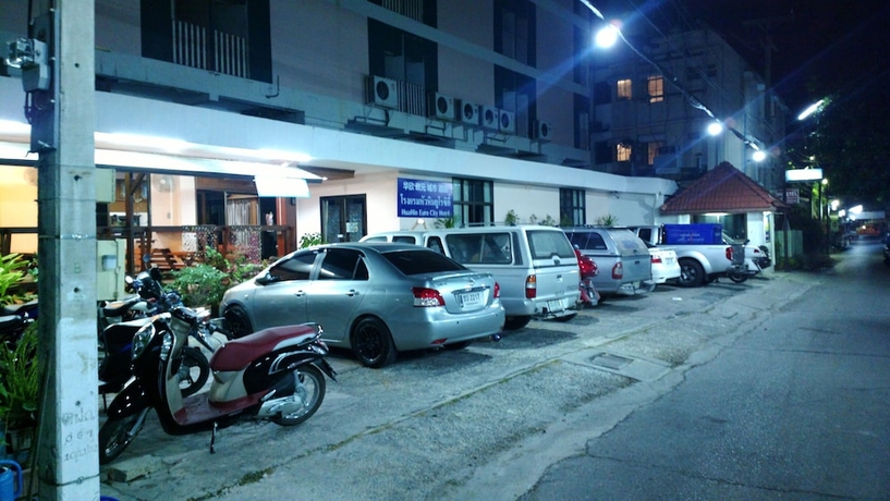 Imagen de la habitación del Hotel Huahin Euro City. Foto 15