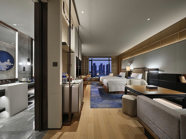 Imagen de la habitación del Hotel Hualuxe Nanjing Yangtze River, An Ihg. Foto 2