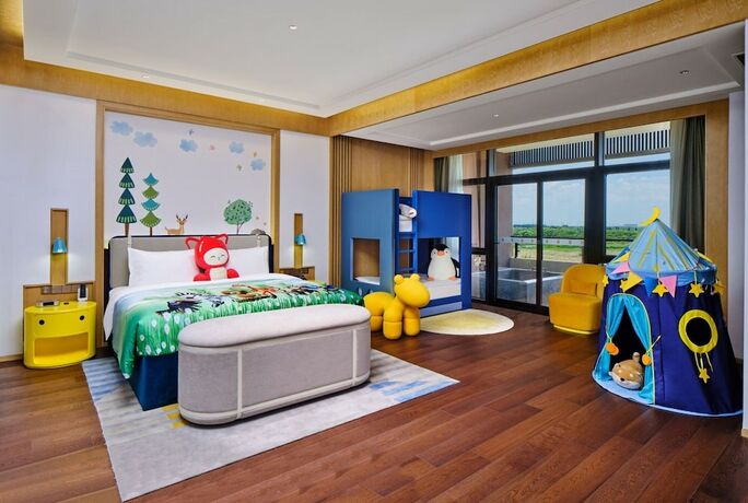 Imagen de la habitación del Hotel Hualuxe Suzhou Bay Hot Spring Resort, An Ihg. Foto 13